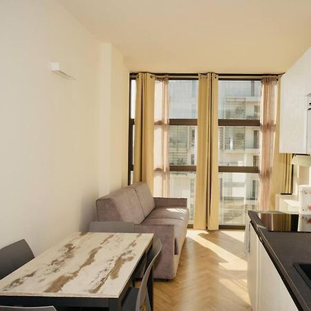 Sky View - Porta Nuova - Appartamento 4 Милан Экстерьер фото