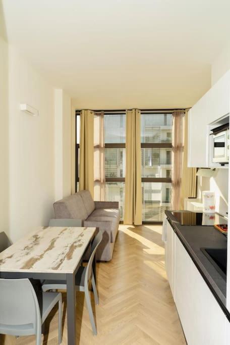 Sky View - Porta Nuova - Appartamento 4 Милан Экстерьер фото